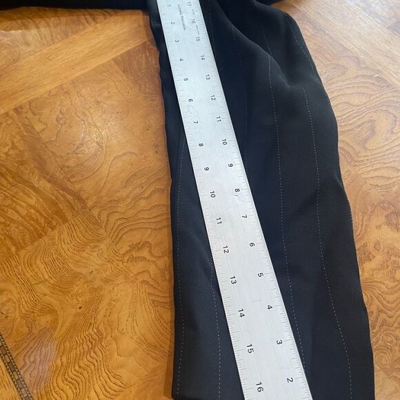 16 Tahari Single Pinstripe w Hash Structured Blazer! - Picture 13 of 13